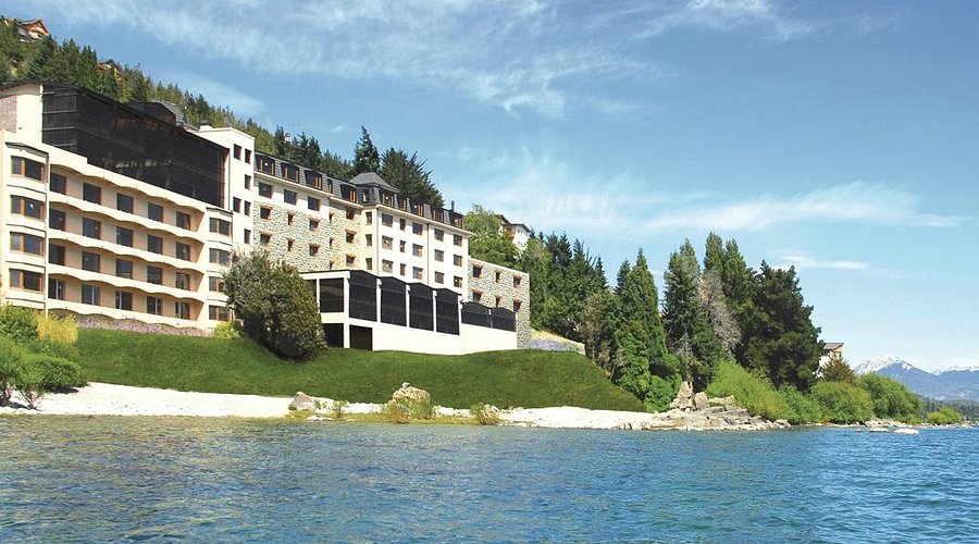 Alma del Lago Suites & Spa accommodation