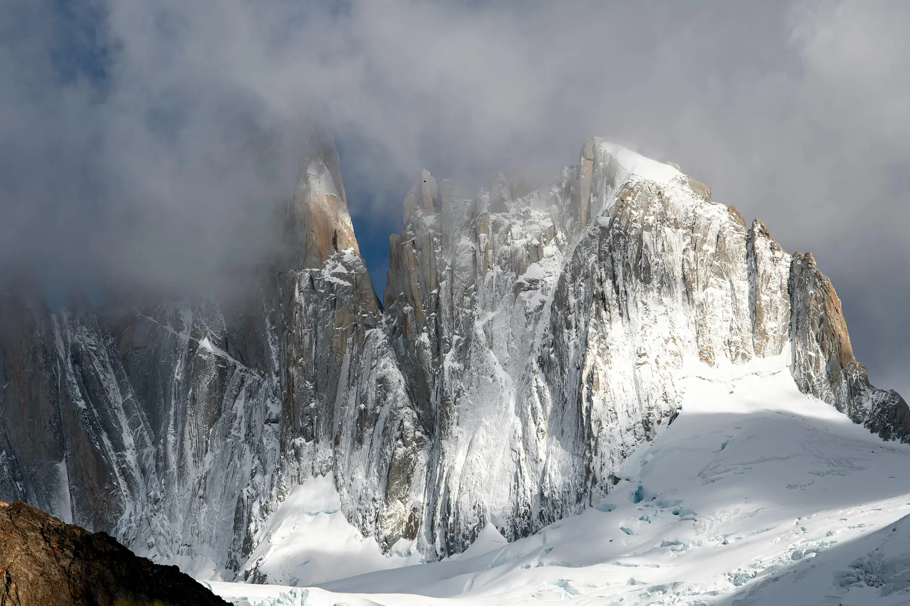 The steep final ascent of the Fitz Roy trail through loose scree