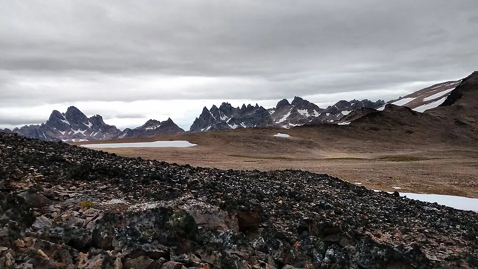 The rocky Paso Virginia descent with views toward the Beagle Channel