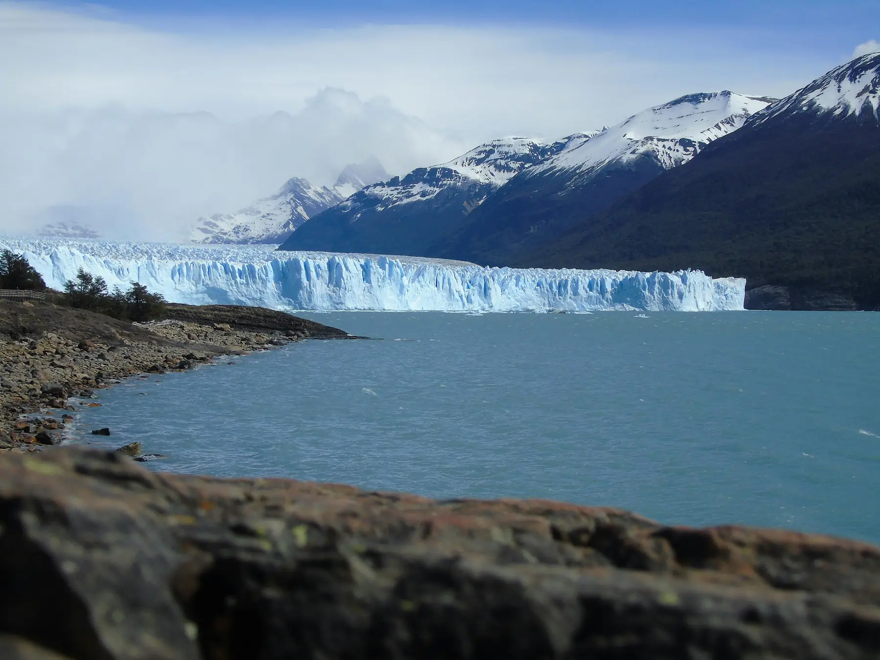 Organised campsite with windbreaks in El Calafate