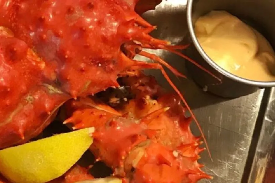 King crab and seafood representative of La Cantina Fueguina de Freddy
