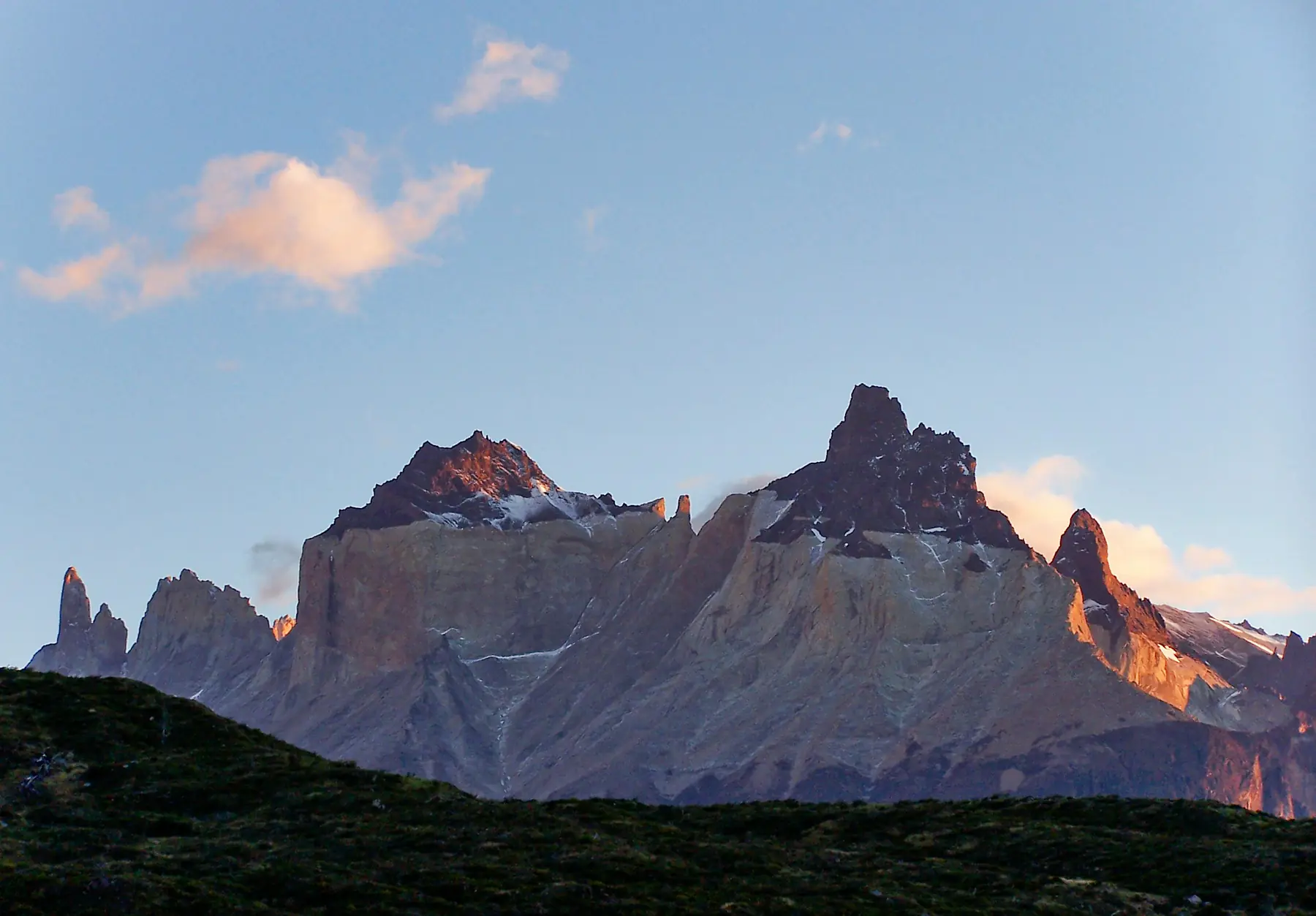 A panoramic view across the park from the Mirador Ferrier trail.