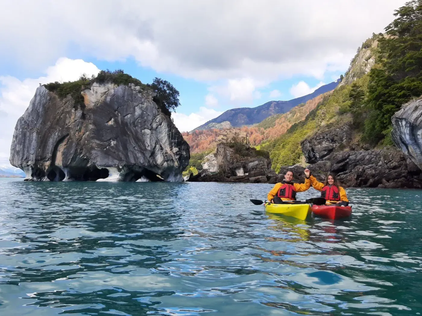 Marble Chapel & Cathedral Kayak tour with Local Puerto Río Tranquilo operator via Viajero Austral in Patagonia