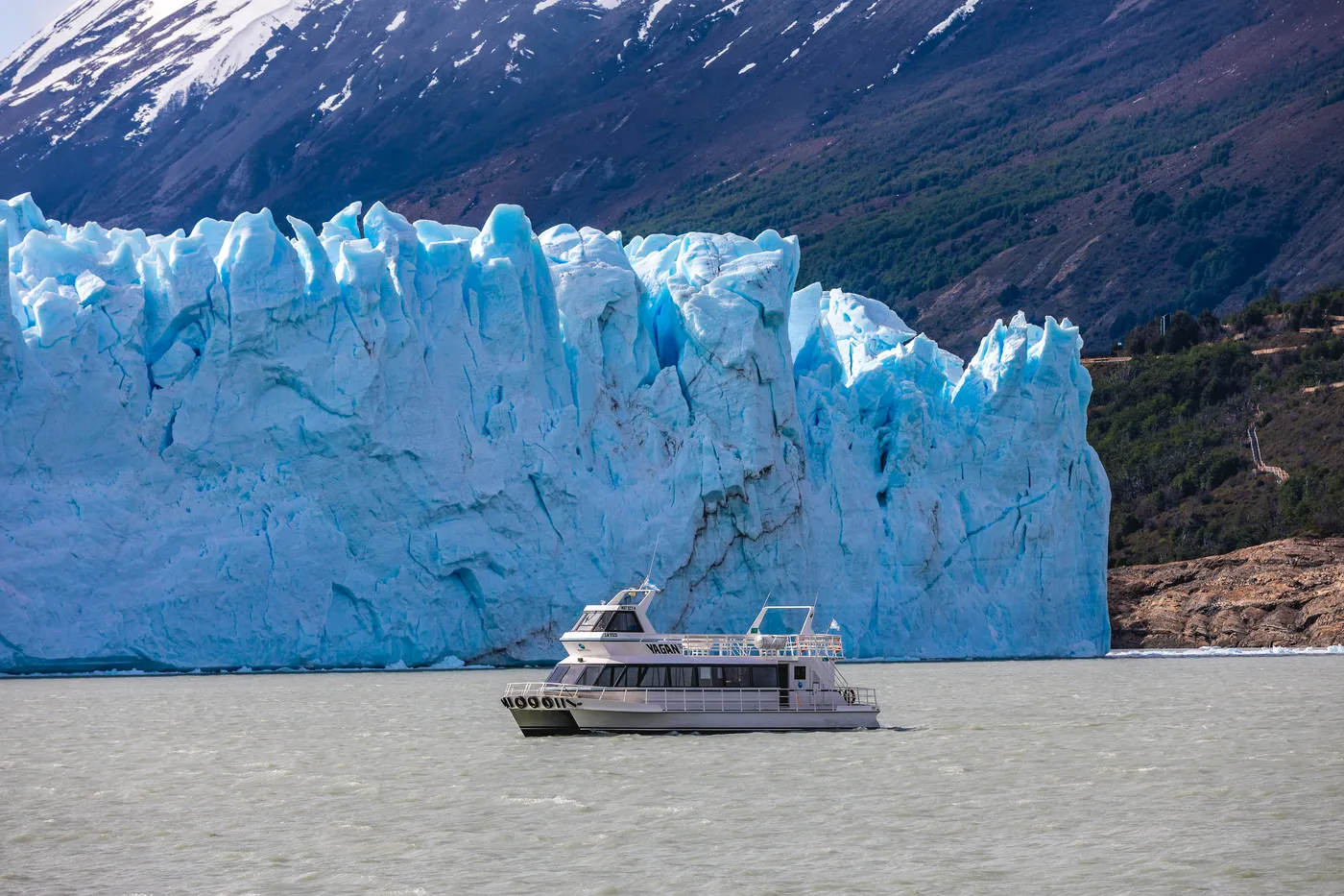 Perito Moreno Glacier and Walkways tour with Patagonia Dreams in Patagonia