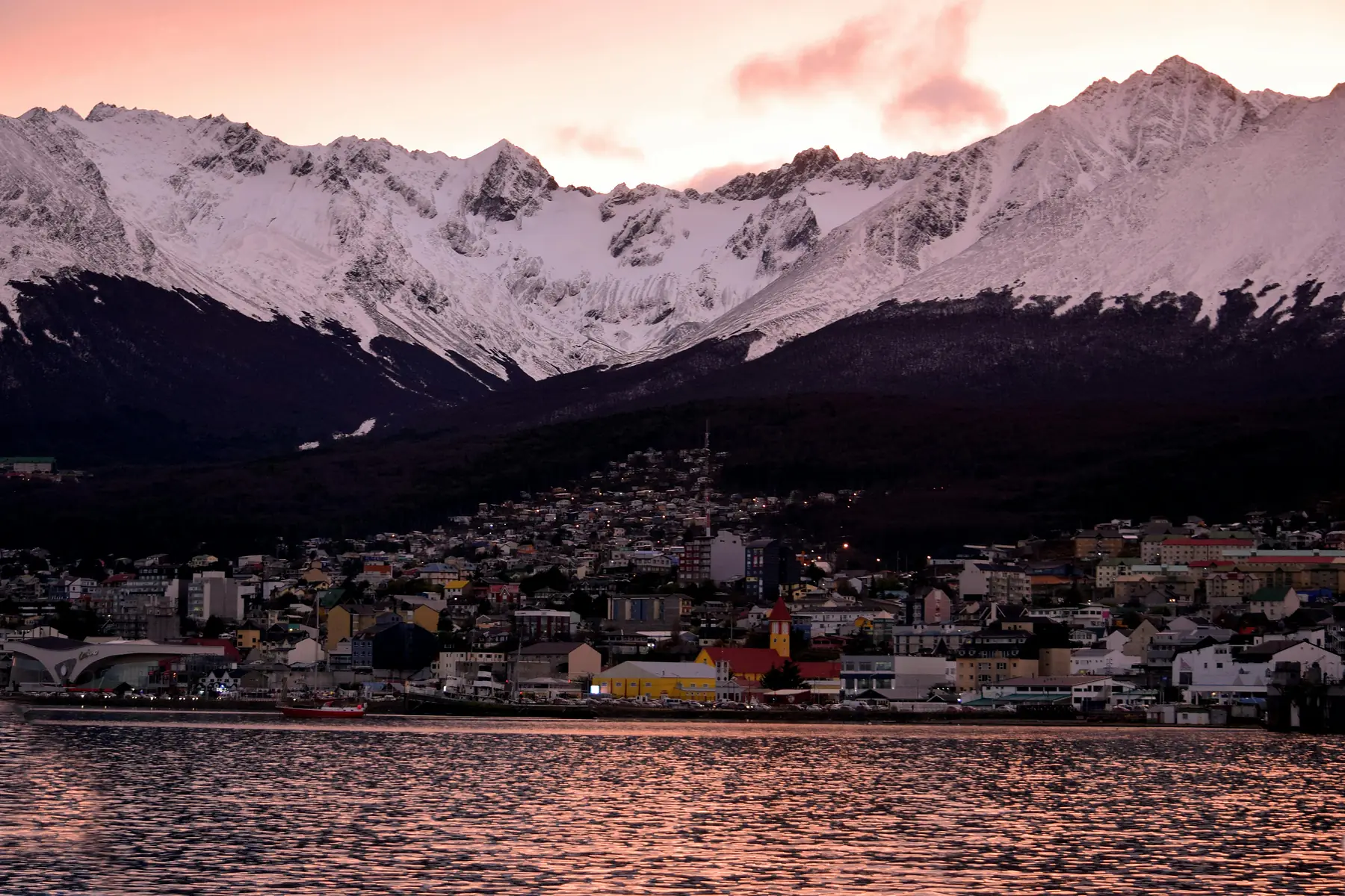 Faro San Isidro Trek tour with Local trekking provider via Nomades in Patagonia